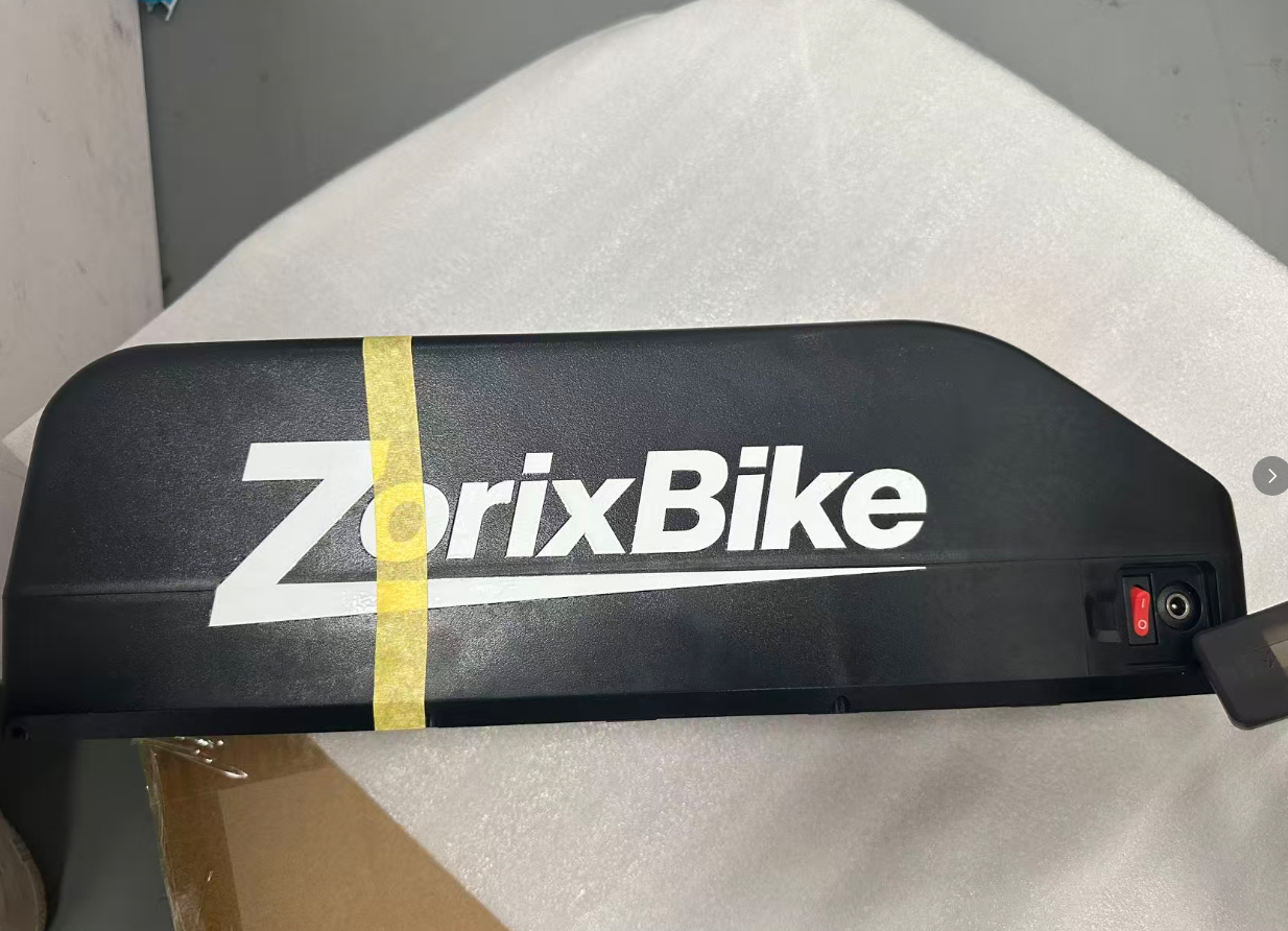 ZorixBike Battery with an R8PRO DC connector